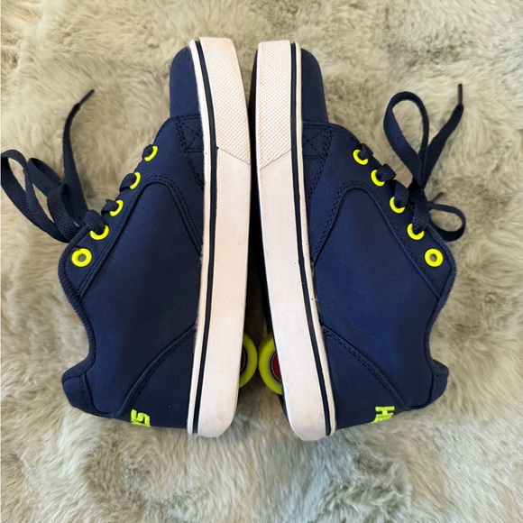 Heelys Kids Shoes size 2 USA youth 2- Navy/Neon Yellow all parts included in box - Picture 2 of 8
